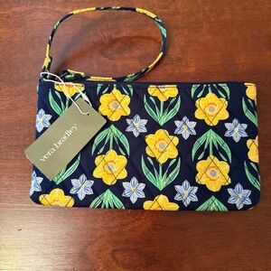 Vera Bradley Daffodils Zipper Wristlet – NWT